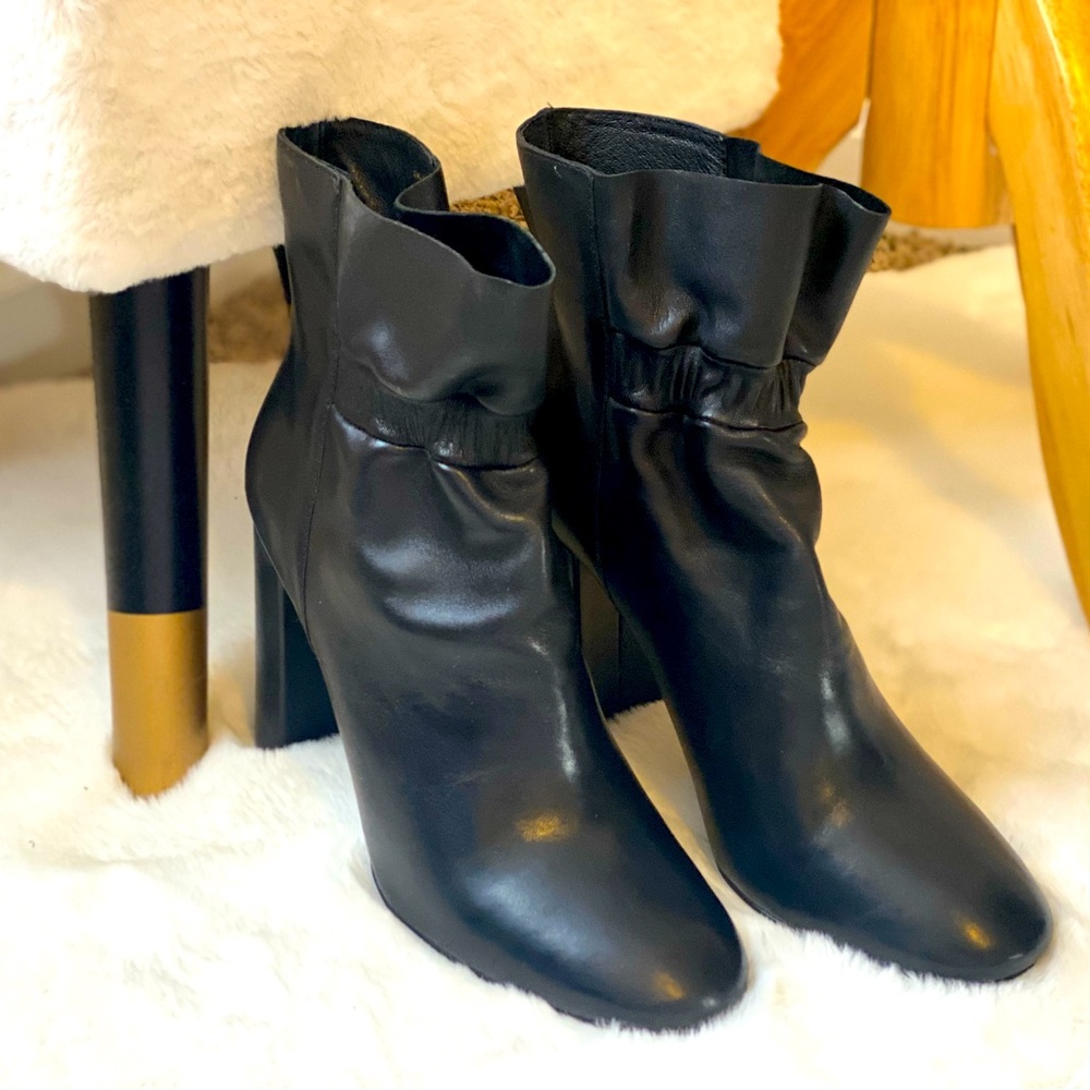 Black size 9 (fits more like an 8/8.5) Botkier ankle boot.